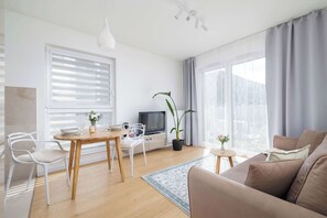 TV, offices - Lema 19 | Elegant Apartment | Parking (Kraków)