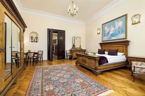 2 Schlafzimmer, Schreibtisch, Reisekinderbett, WLAN