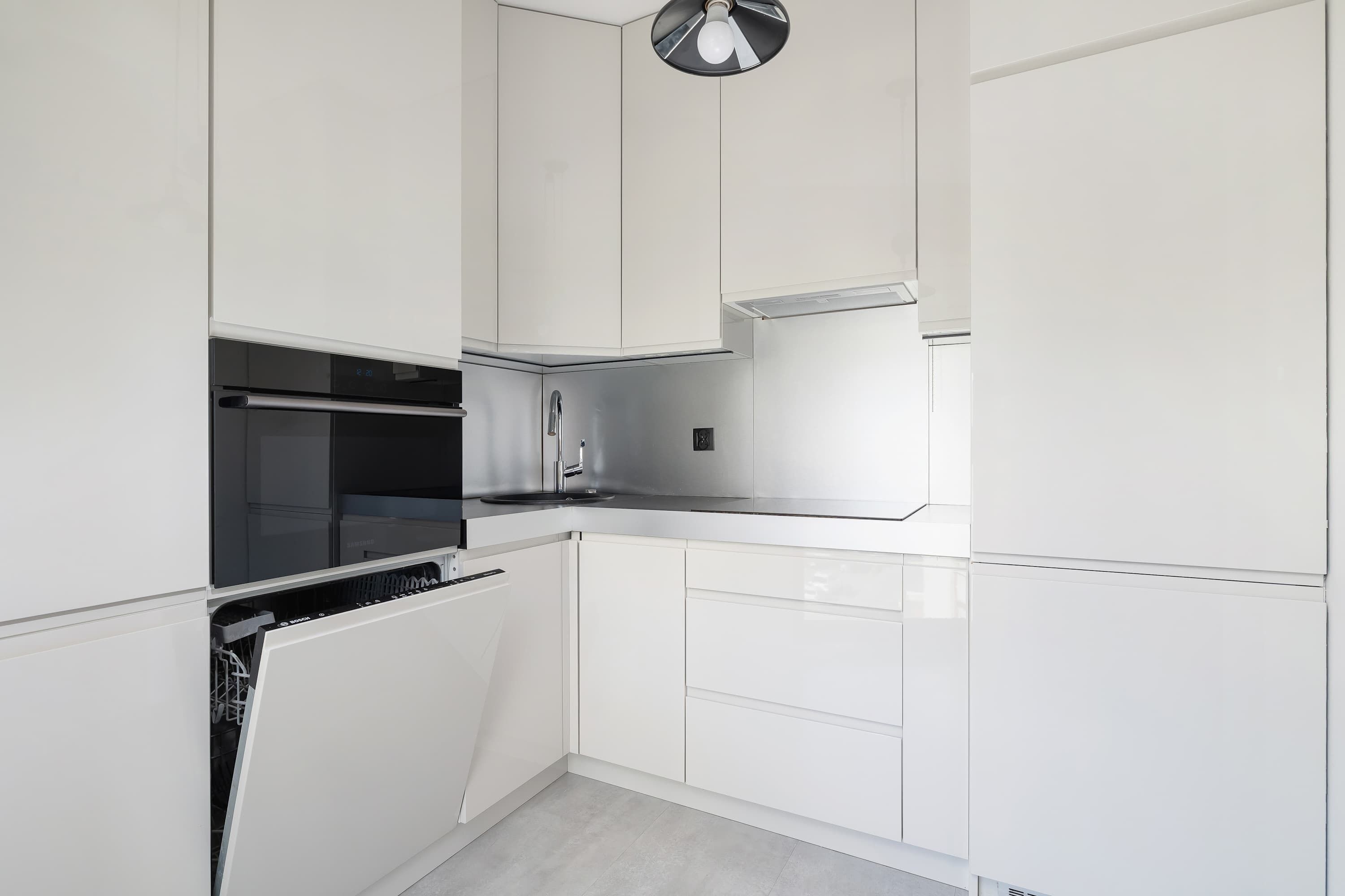 Kühlschrank, Ofen, Herdplatte, Geschirrspüler