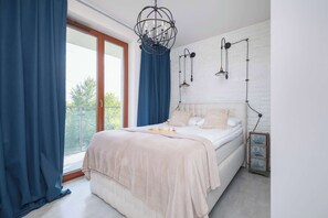 1 bedroom, iron/ironing board, travel cot, WiFi - Stylish Apartment in Krakow | Balcony and 2 Smart TVs (Kraków)