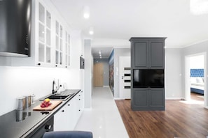 Fridge, microwave, oven, stovetop