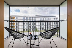 Property grounds - Modern & Luxurious Apartment with Balcony & Parking Cracow by Renters Prestige (Kraków)