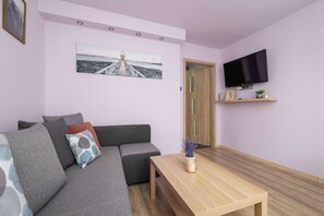 TV - Okólna 24 | Cozy Apartment | Remote Work (Kraków)