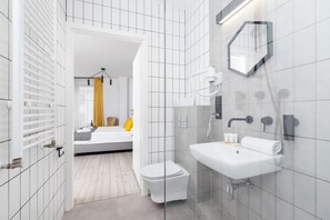 Shower, hair dryer, towels, shampoo - Miodowa 42 | Air-conditioned Studio | Krakow (Kraków)