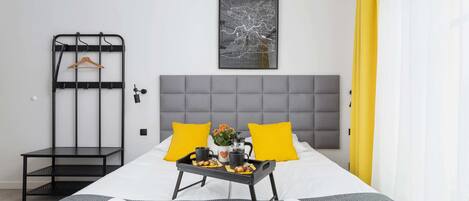 Iron/ironing board, WiFi, bed sheets