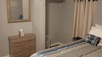 1 bedroom, iron/ironing board, WiFi, bed sheets