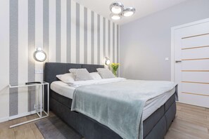 1 chambre, fer et planche à repasser, lit parapluie, Wi-Fi