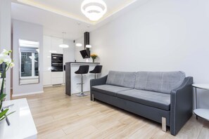 Televisión y oficina 