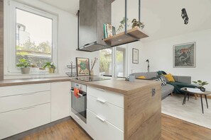 Fridge, microwave, oven, stovetop