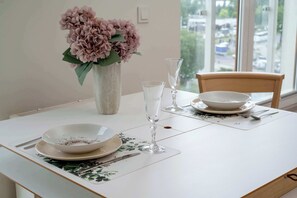 Dining - Cozy Apartment in Wroclaw | Parking, Workspace (Wrocław)