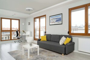 Tv, dvd-spelare och kontor