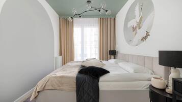 2 bedrooms, desk, iron/ironing board, travel cot