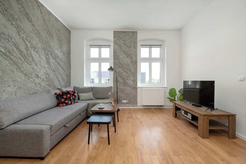 Birmańska 5 | Wrocław | Cosy Apartment | Remote Work | Smart TV & WiFi