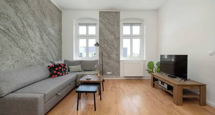 BirmaĆska 5 | WrocĆaw | Cosy Apartment | Remote Work | Smart TV & WiFi