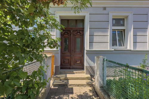 Birmańska 5 | Wrocław | Cosy Apartment | Remote Work | Smart TV & WiFi