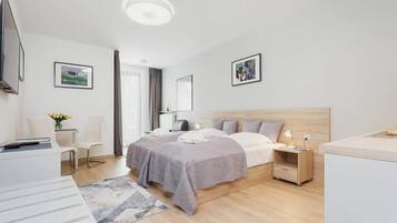 Iron/ironing board, WiFi, bed sheets