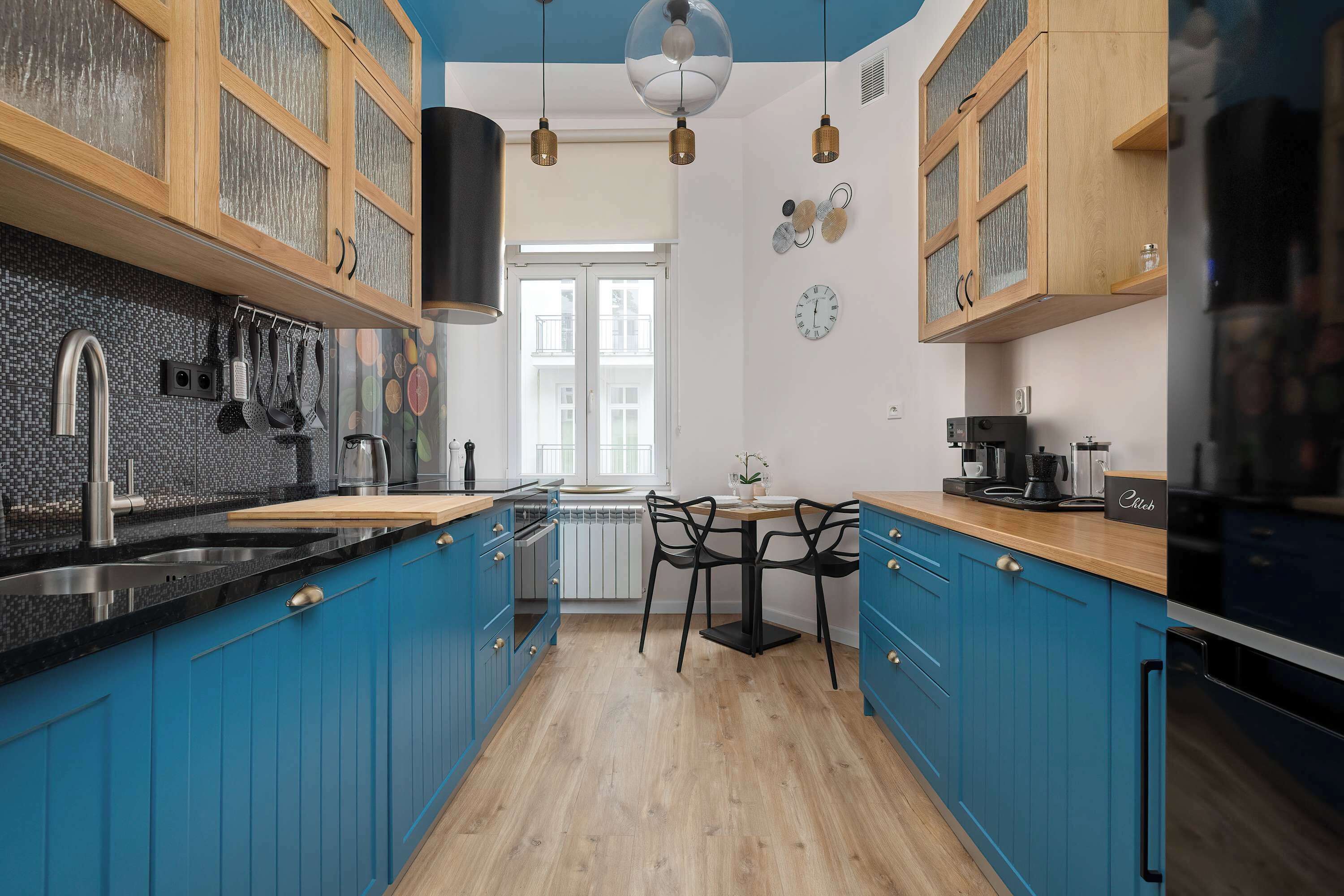 Frigorifero, forno, piano cottura, lavastoviglie