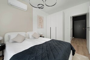 1 bedroom, iron/ironing board, travel cot, WiFi