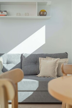 Televisión y oficina 