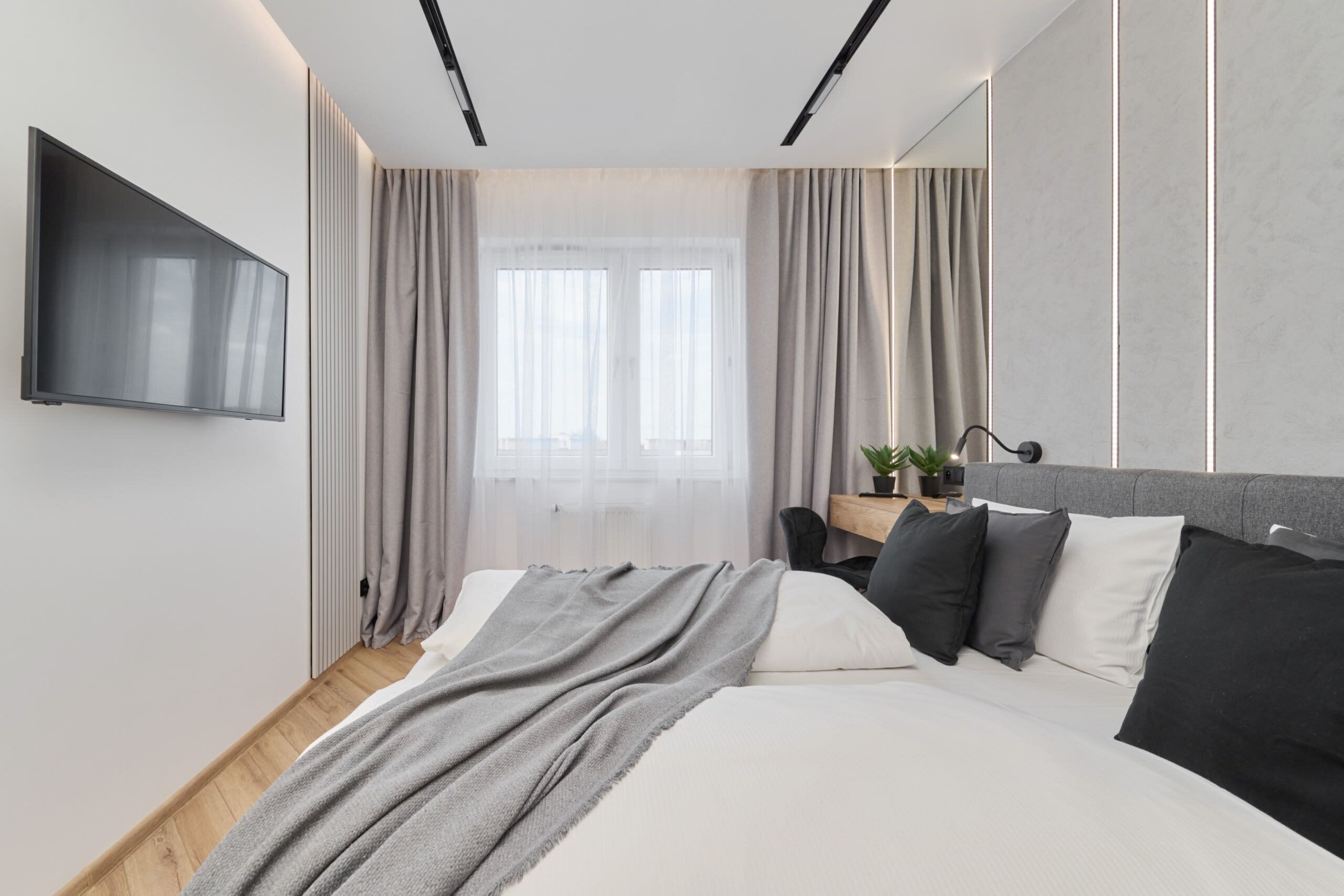1 slaapkamer, een bureau, een strijkplank/strijkijzer, wifi
