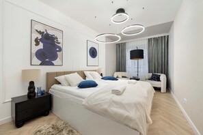 2 bedrooms, desk, iron/ironing board, travel crib