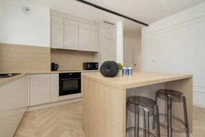 Fridge, microwave, oven, stovetop - Haukego-Bosaka 20 | Apartment with A/C | Parking (Wrocław)