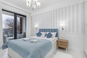 Iron/ironing board, WiFi, bed sheets