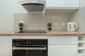Refrigerador, horno, placa de cocina, lavavajillas