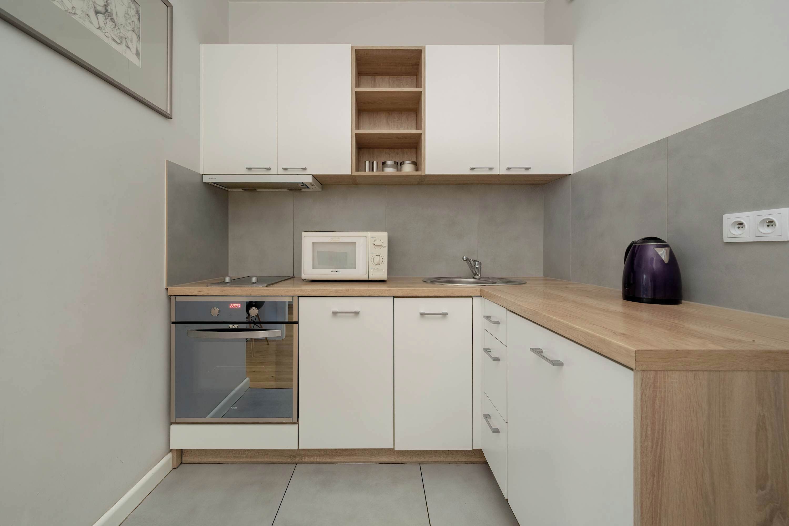 Geladeira, micro-ondas, fogão, cooktop