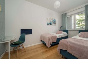 1 bedroom, desk, iron/ironing board, WiFi - Stylish Apartment in Wroclaw | Parking | Workspace (Wrocław)