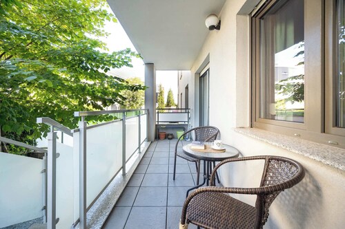 Stylish Apartment in Wroclaw | Parking | Workspace