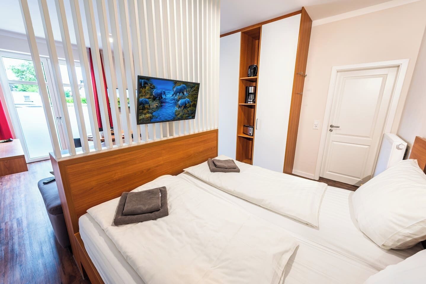 1 室のベッドルーム、WiFi