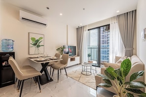 Living area - LA Nest 1bed+ Long stay – big deal at Vincom View! (Ho Chi Minh City)