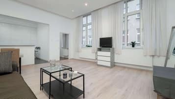 Bureau, fer et planche Ă repasser, lit parapluie, Wi-Fi