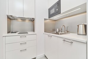 Refrigerador, microondas, parrilla de estufa y lavavajillas 