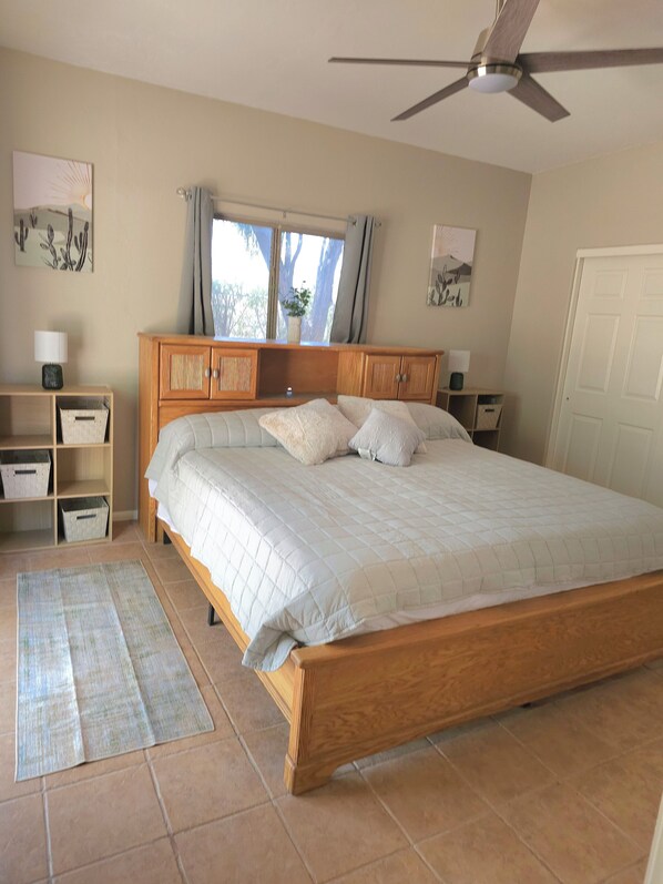 2 bedrooms, iron/ironing board, free WiFi, bed sheets - Desert Oasis: Newly renovated 2-bedroom house in Tucson (Tucson)