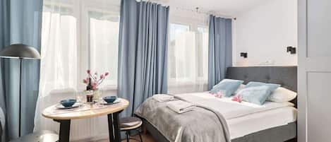 Iron/ironing board, travel cot, WiFi, bed sheets