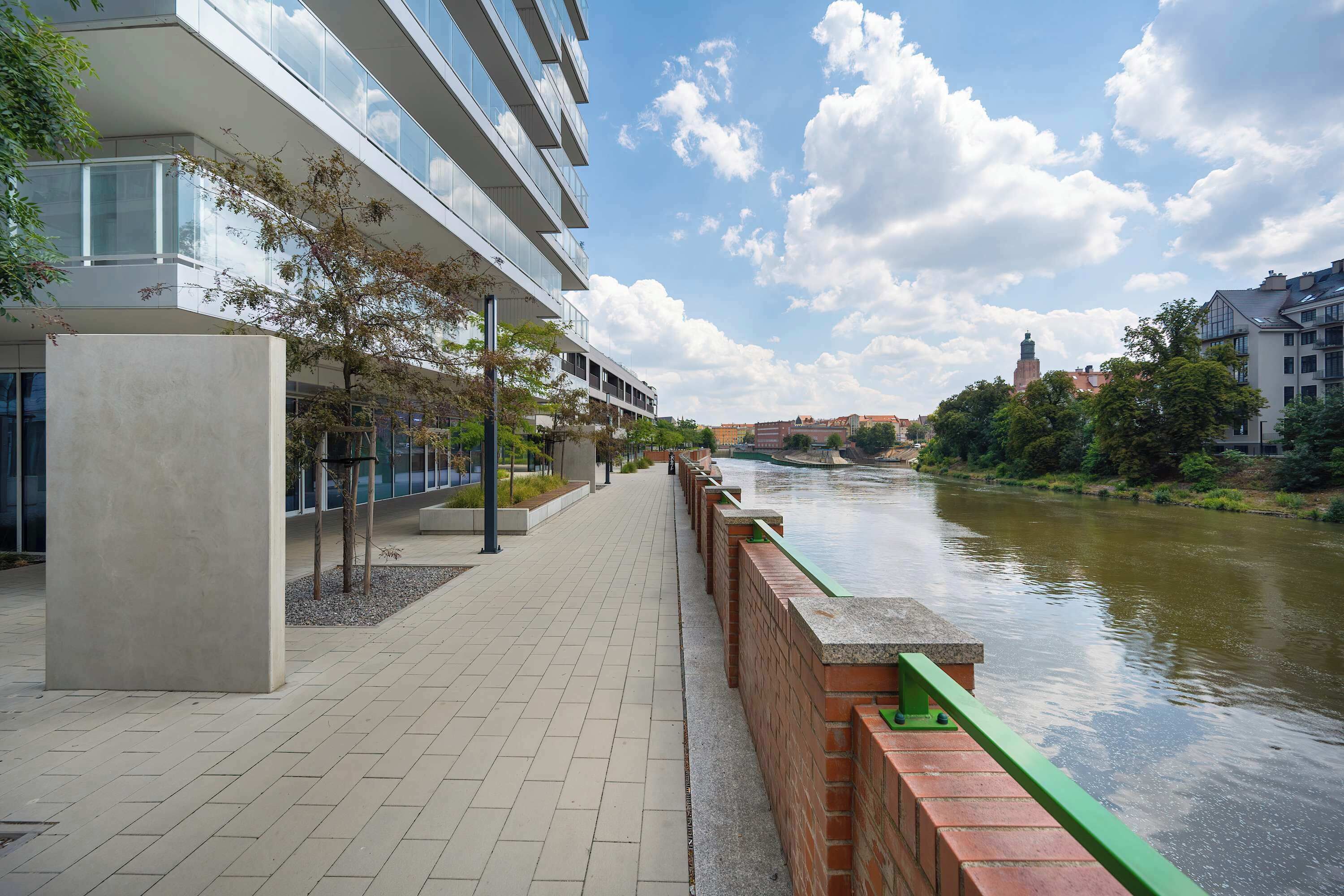 المنطقة المحيطة بالمنشأة