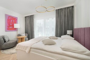 2 bedrooms, desk, iron/ironing board, travel cot