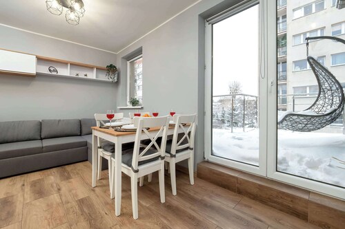 Gemütliches Studio mit Balkon | Parkplatz in der Garage