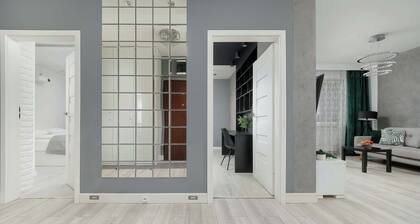 Elegant Apartment in the Center | Balcony, Garage