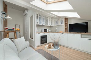 Téléviseur, bureau