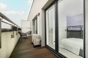 1 bedroom, iron/ironing board, travel crib, WiFi