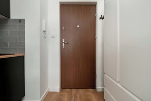 Interior - Cozy Studio | Close to Transportation and Place to Work (Łódź)