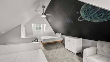 3 habitaciones, tabla de planchar con plancha, cuna de viaje y wifi