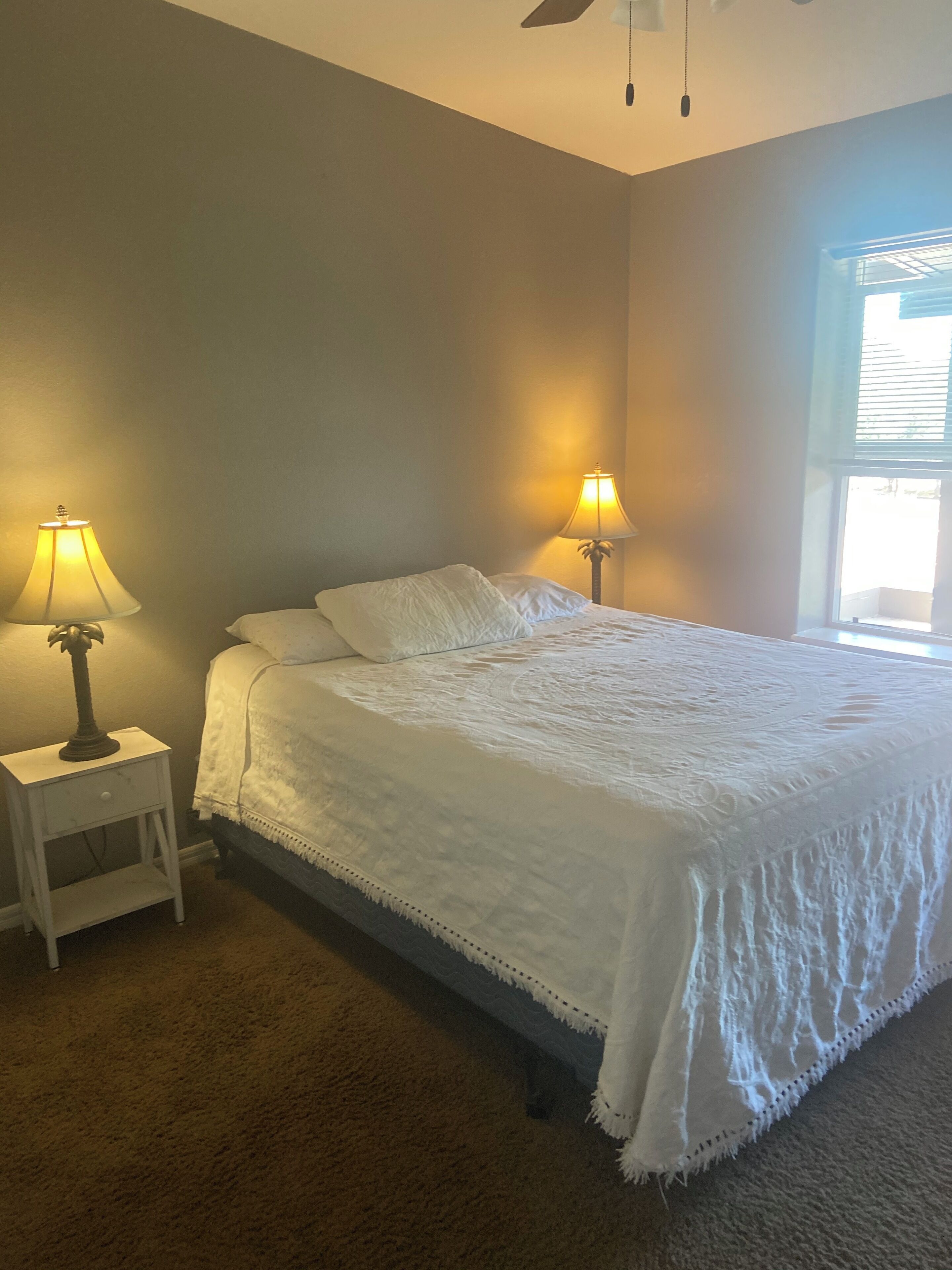 3 chambres, fer et planche à repasser, accès au Wi-Fi (inclus)