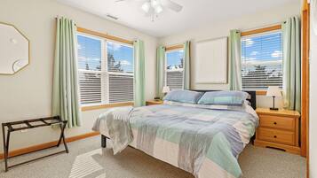 3 bedrooms, WiFi, bed sheets