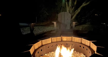 3 Bedrooms w/ Hot Tub & Fire Pit! Pet Friendly