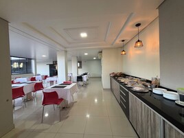 Desayuno buffet incluido todos los días 