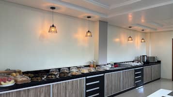 Free daily buffet breakfast